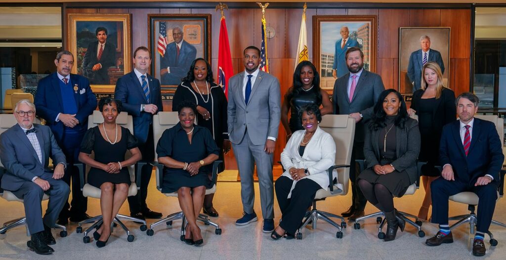 Council Group Portrait 004